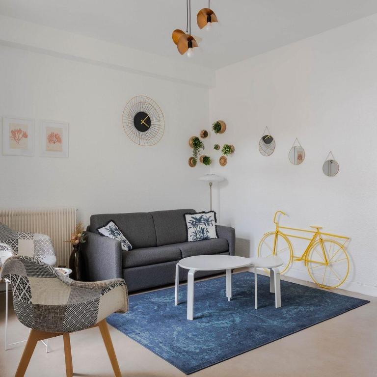 AppartUnique - Chez Klein - Balcon, Lumineux & Spacieux - Appartement 2 Chambres - 2