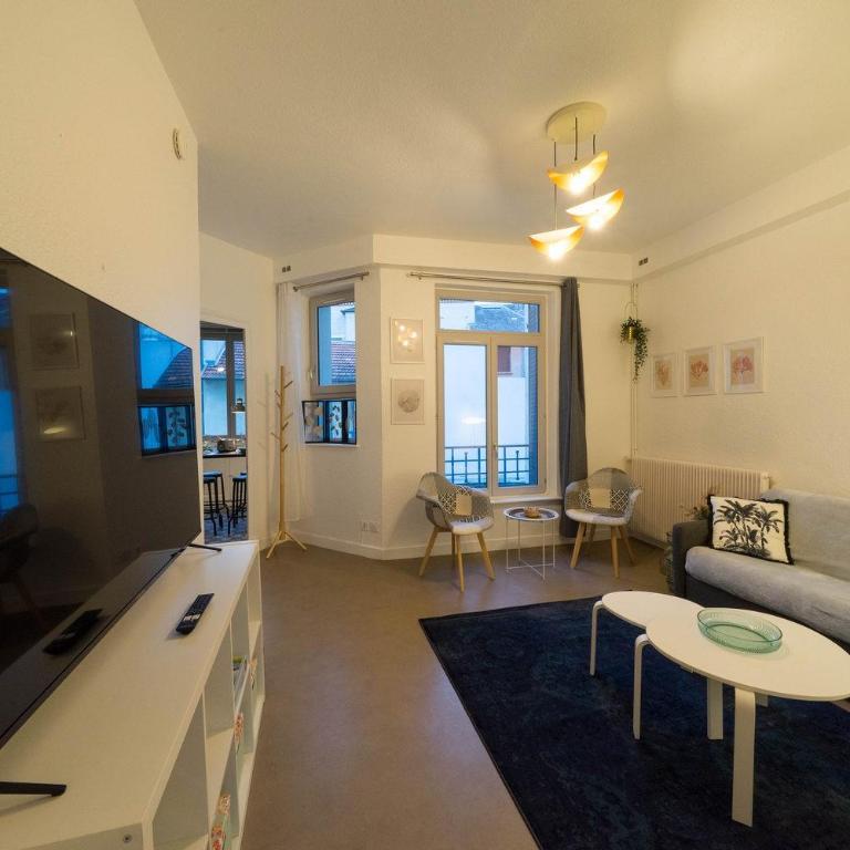AppartUnique - Chez Klein - Balcon, Lumineux & Spacieux - Appartement 2 Chambres - 4