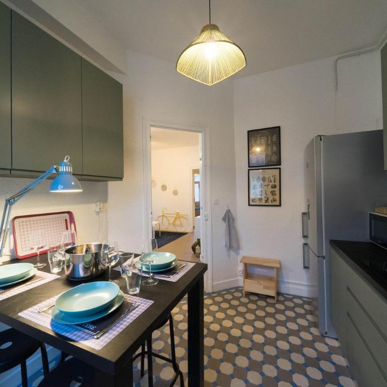 AppartUnique - Chez Klein - Balcon, Lumineux & Spacieux - Appartement 2 Chambres - 13