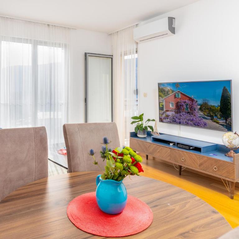 Apart hotel KATUNJANIN - One-Bedroom Apartment with Balcony - 1