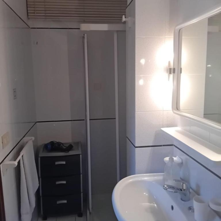 Bright and Panoramic Two-Room Apartment - Appartamento - 13