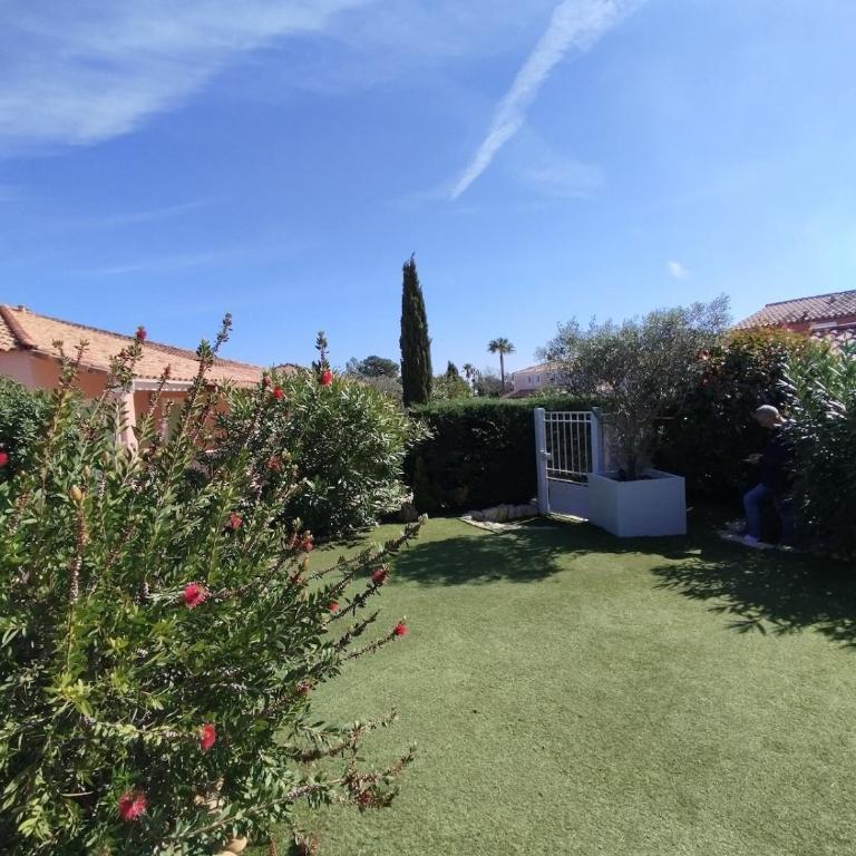 Villa Ocre, proche golf, piscine, vélo et confort - Maison de Vacances 3 Chambres - 13