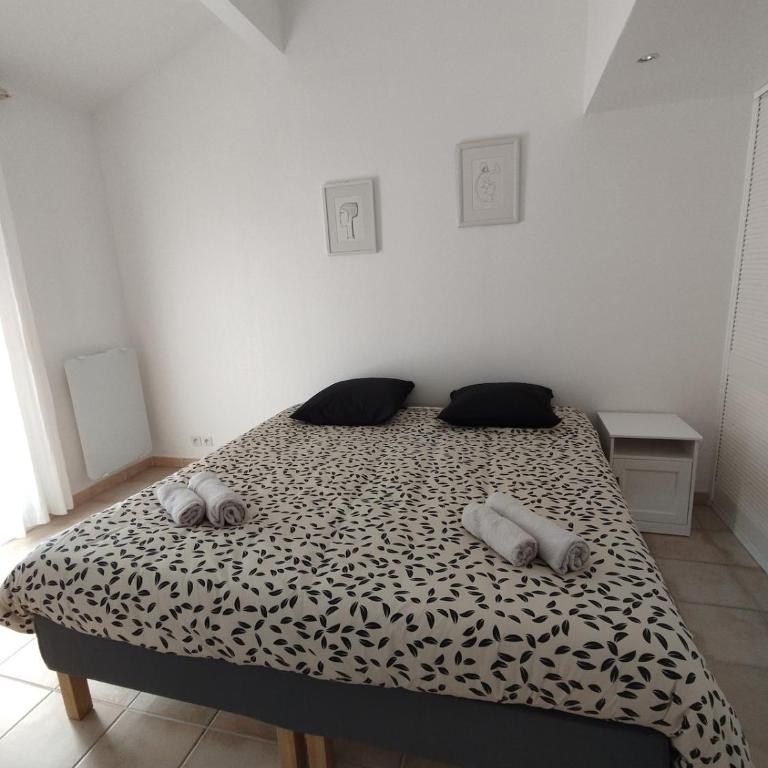 Villa Ocre, proche golf, piscine, vélo et confort - Maison de Vacances 3 Chambres - 24