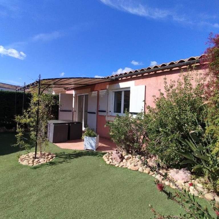 Villa Ocre, proche golf, piscine, vélo et confort - Maison de Vacances 3 Chambres - 32