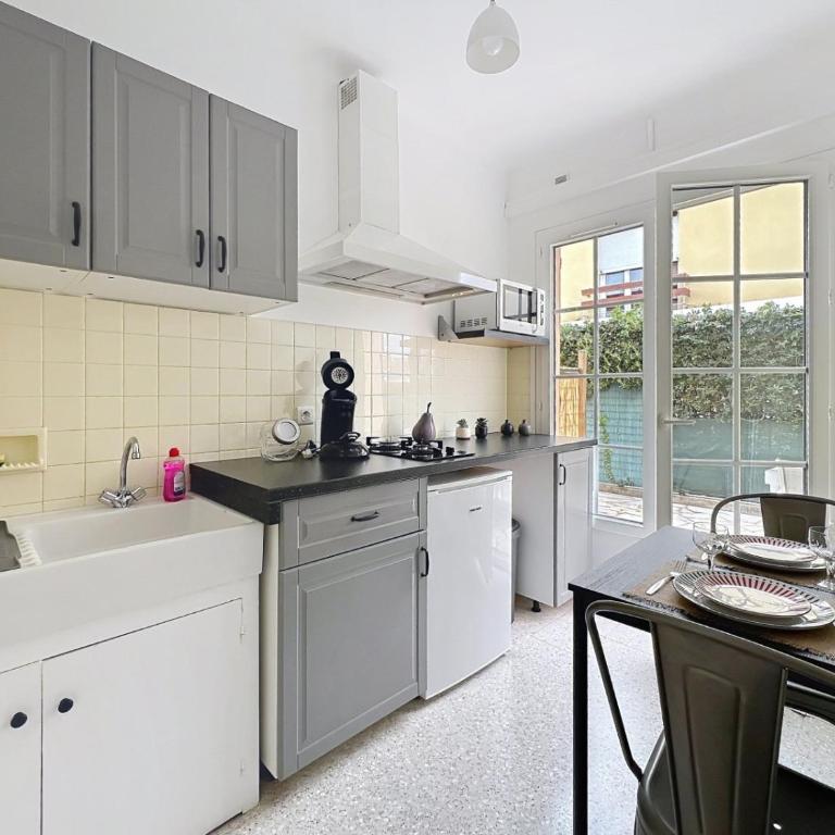Charmant cocon lumineux avec extérieur à 150m de la plage - Apartment mit 1 Schlafzimmer - 2