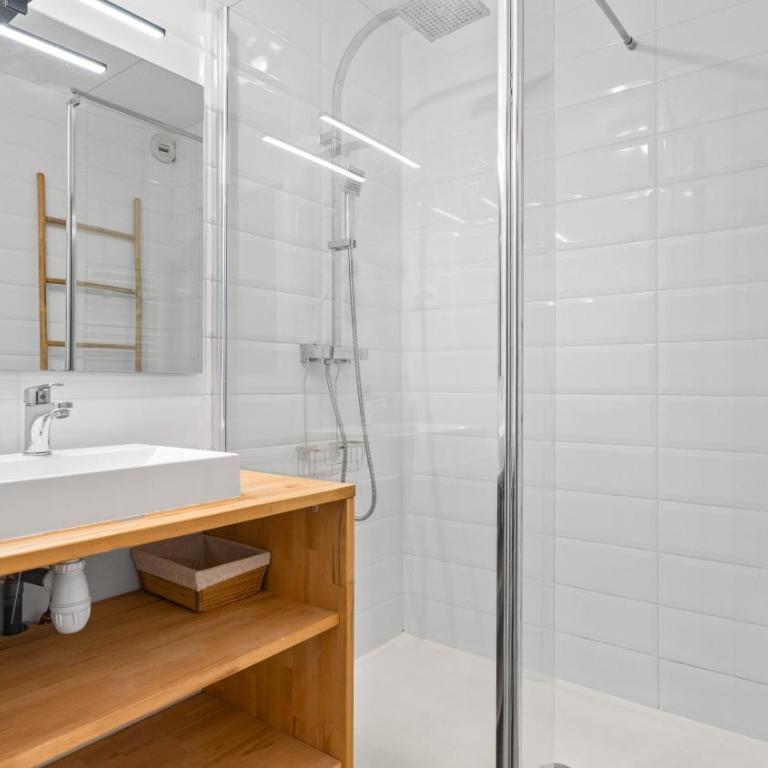 Spacieux 3 pièces avec terrasse, plage à 3 min, linge et ménage inclus - Appartamento con 2 Camere da Letto - 10