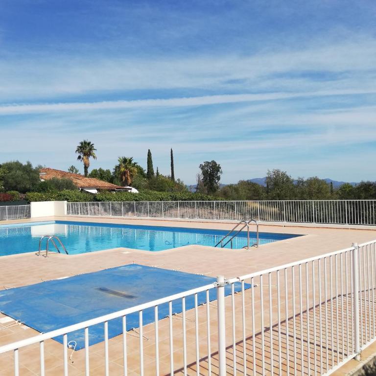 Villa Ocre, proche golf, piscine, vélo et confort - Maison de Vacances 3 Chambres - 6