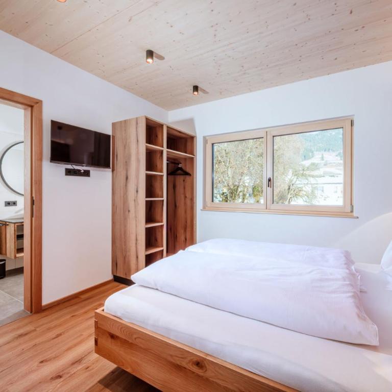 dein Dahoam Boutique Appartements - Three-Bedroom Apartment - 10