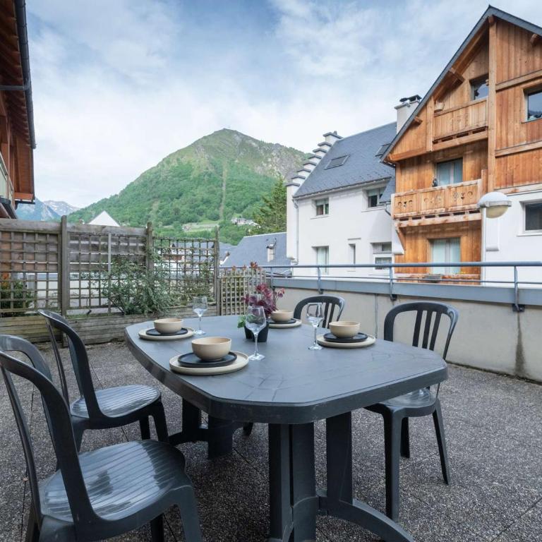 Appartement de 8 personnes avec piscine et sauna, centre-ville Saint-Lary-Soulan - FR-1-296-405 - Appartement - 10