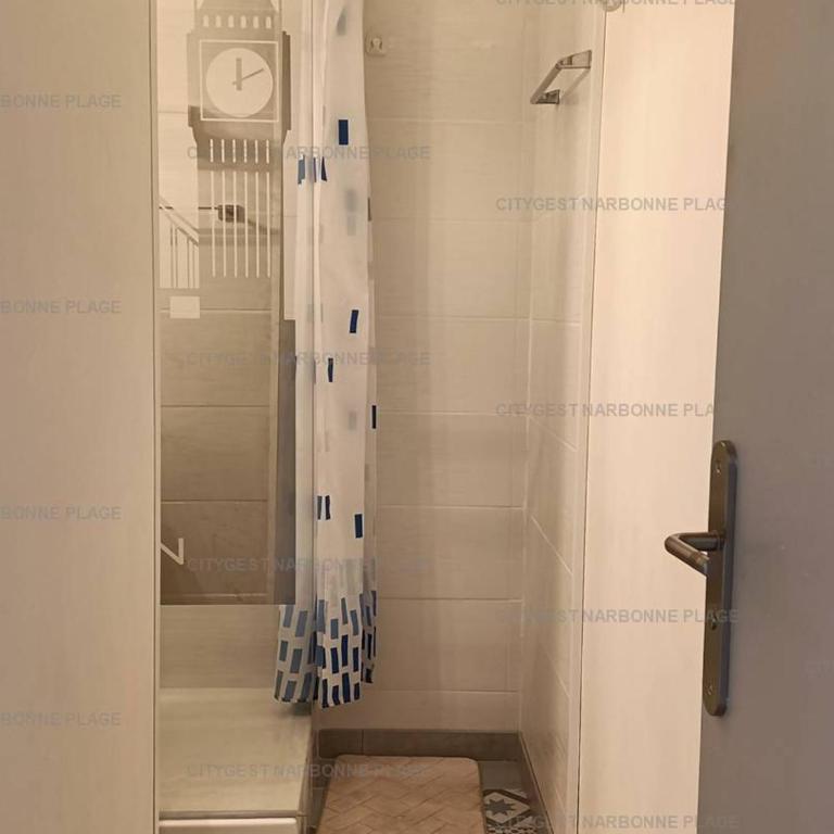 Appartement rénové Narbonne, à 100m de la plage, avec terrasse et parking privé, climatisation incluse - FR-1-619-132 - Apartment - 13