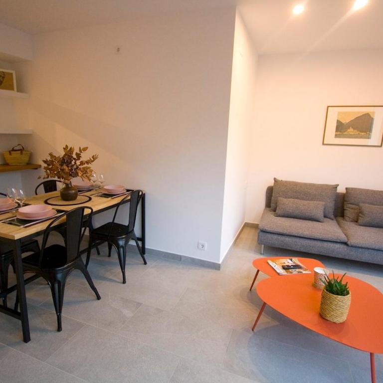 Céntrico y moderno apartamento con aparcamiento - Apartamento de 2 dormitorios - 1