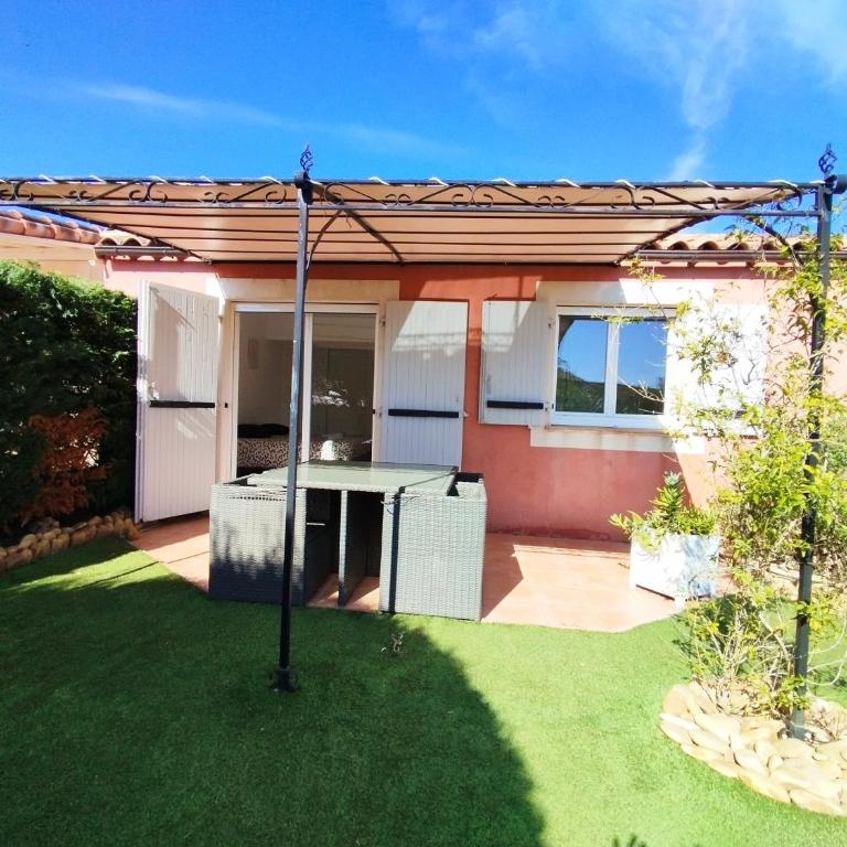 Villa Ocre, proche golf, piscine, vélo et confort - Maison de Vacances 3 Chambres - 4
