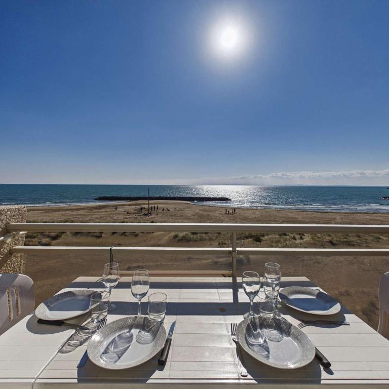 Grau d'Agde : Studio cabine avec terrasse, parking privé, vue mer - Studio - 2