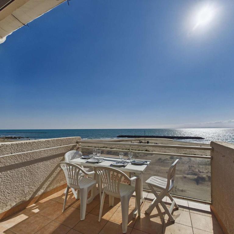 Grau d'Agde : Studio cabine avec terrasse, parking privé, vue mer - Studio - 1