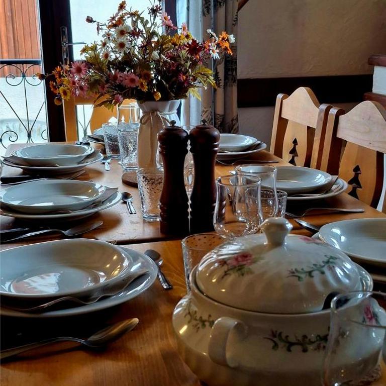 Auberge de l'eau rousse - 6-Bed Mixed Dormitory Room - 1