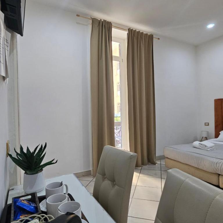 B&B Napoli Centrale Centro - Camera Matrimoniale con Bagno Privato - 18