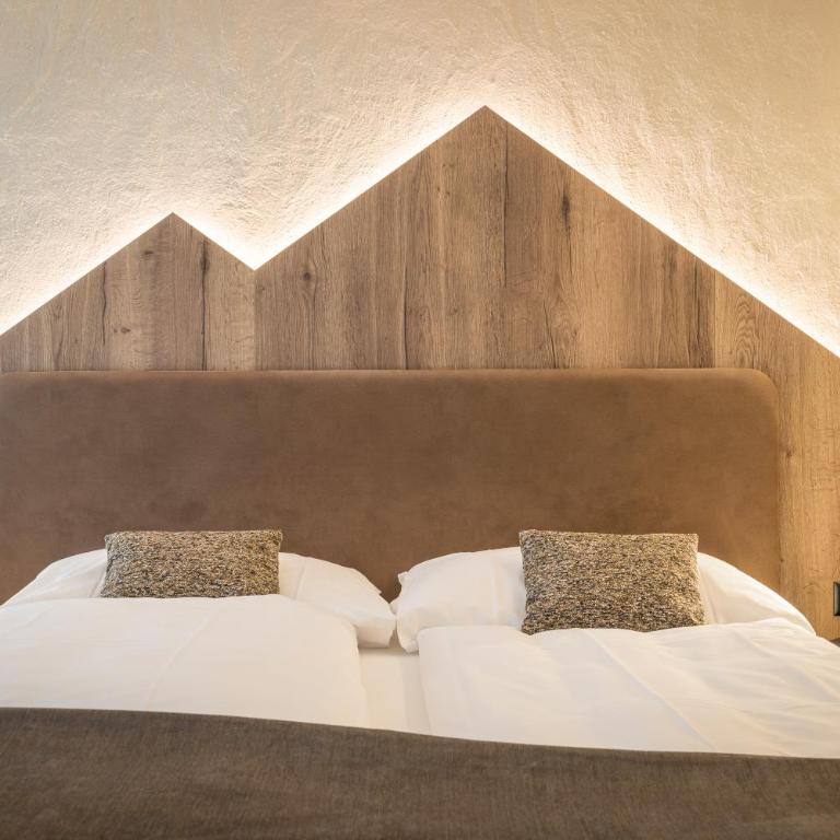 Hotel Kreuz & Post Grindelwald - Superior Doppelzimmer mit Balkon und Blick auf den Eiger - 7