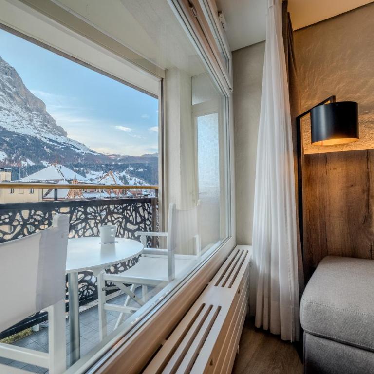 Hotel Kreuz & Post Grindelwald - Superior Doppelzimmer mit Balkon und Blick auf den Eiger - 2