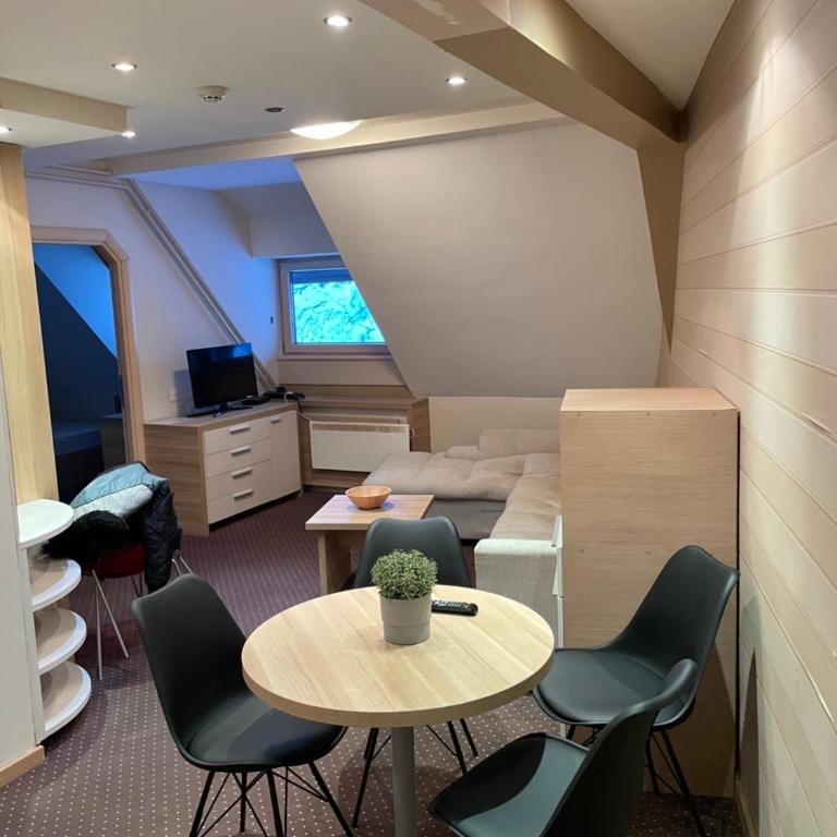 Apartments Suncani Vrhovi Kopaonik - Two-Bedroom Apartment - 2