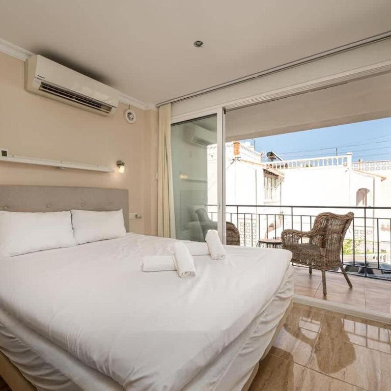 Cozy two-storey house with terrace in Nerja - Apartamento - 3