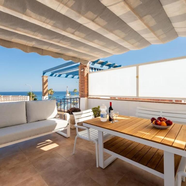 Cozy two-storey house with terrace in Nerja - Apartamento - 14