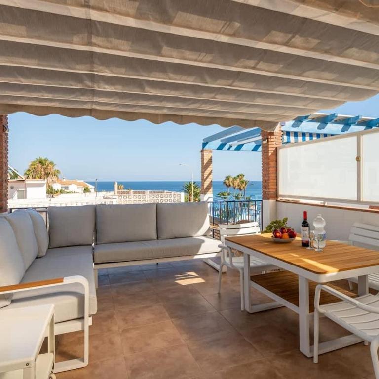Cozy two-storey house with terrace in Nerja - Apartamento - 13