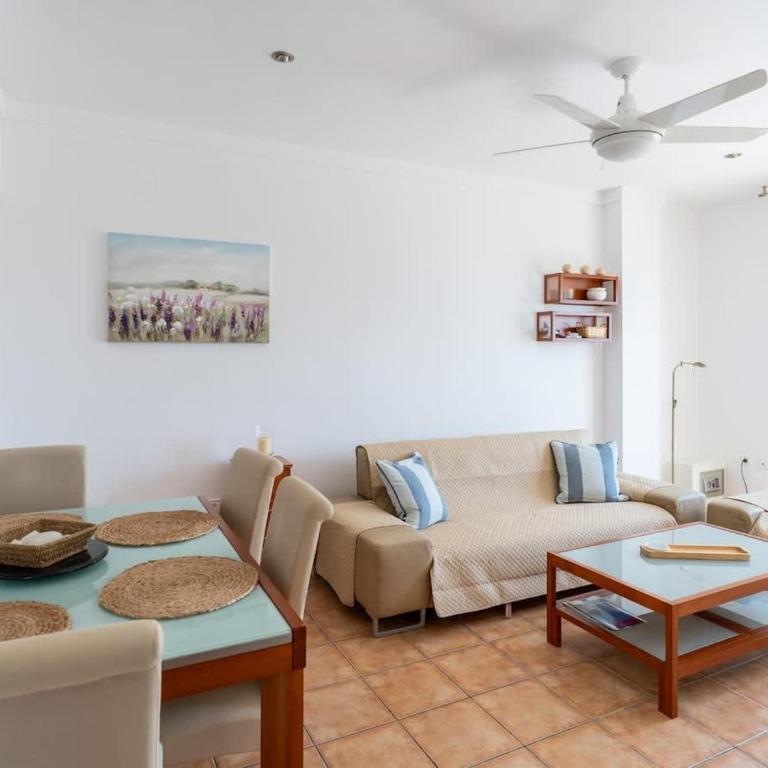 3 bedroom apartment with sea view - Apartment - 7