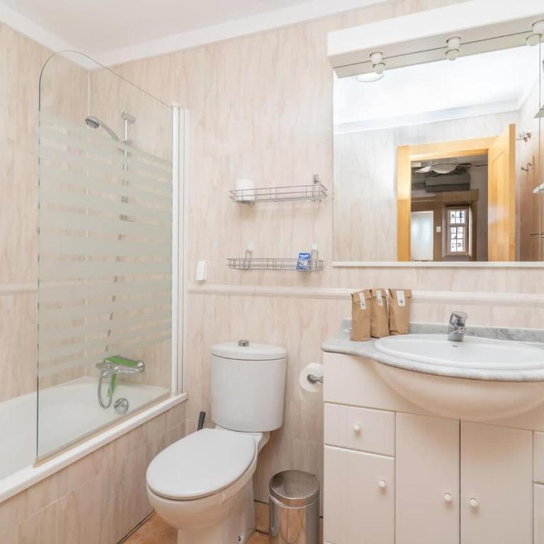 3 bedroom apartment with sea view - Apartment - 9