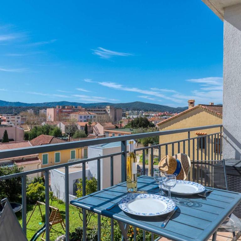 Studio rénové centre Lavandou avec terrasse - FR-1-816-10 - Appartamento - 4