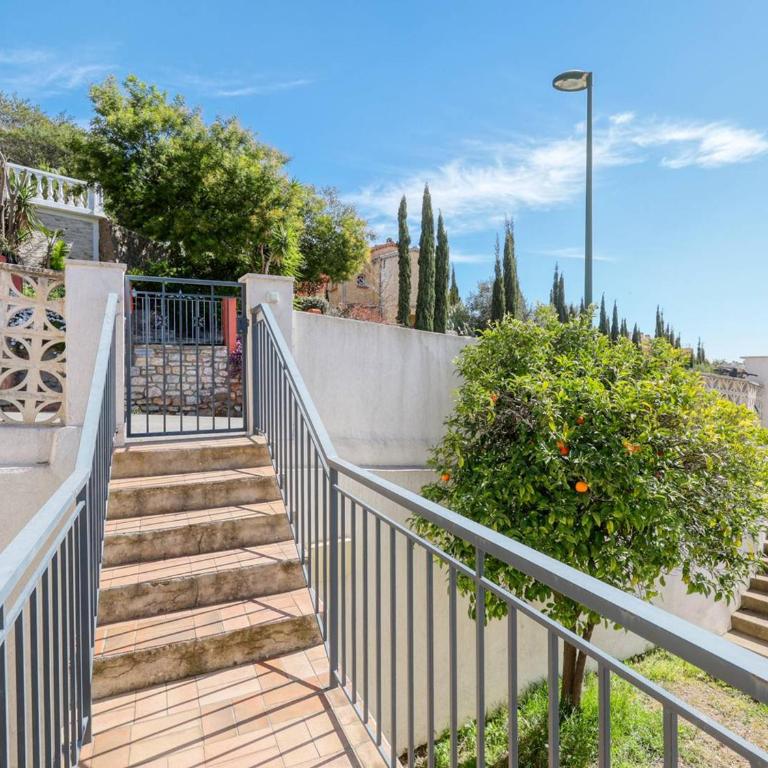 Studio rénové centre Lavandou avec terrasse - FR-1-816-10 - Appartamento - 17