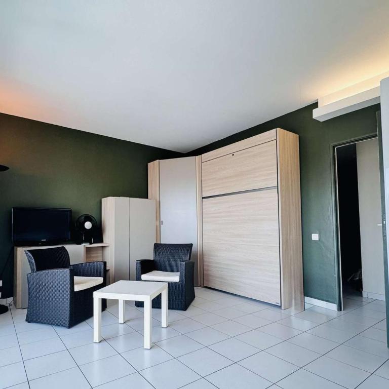 Appartement T2 au Lavandou avec Parking et Terrasse Vue Mer - FR-1-308-197 - Appartamento - 15