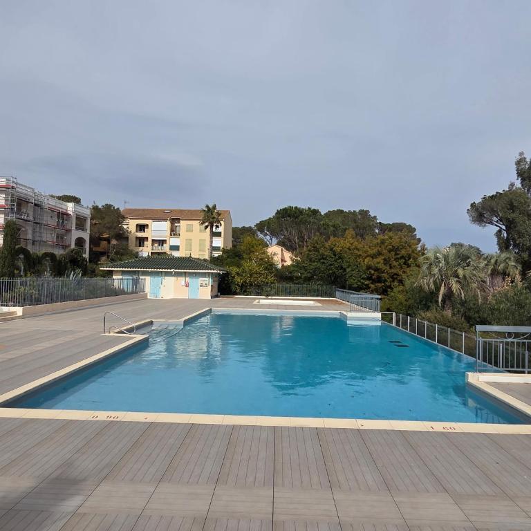 Appartement St Aygulf, plages et commerces à pied, piscine dans résidence, parking couvert gratuit - Appartamento con 1 Camera da Letto - 18