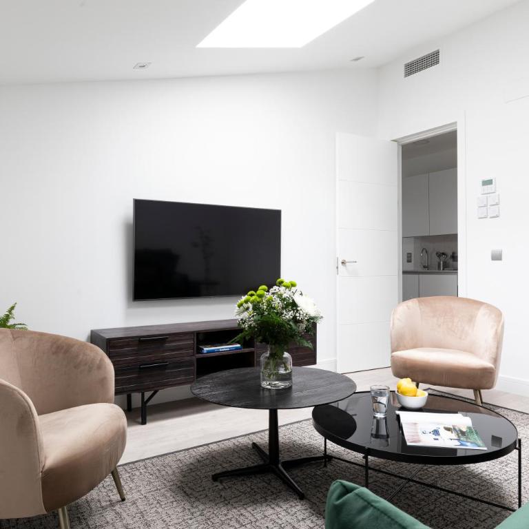 Carmen - Three-Bedroom Premium Apartment - 7