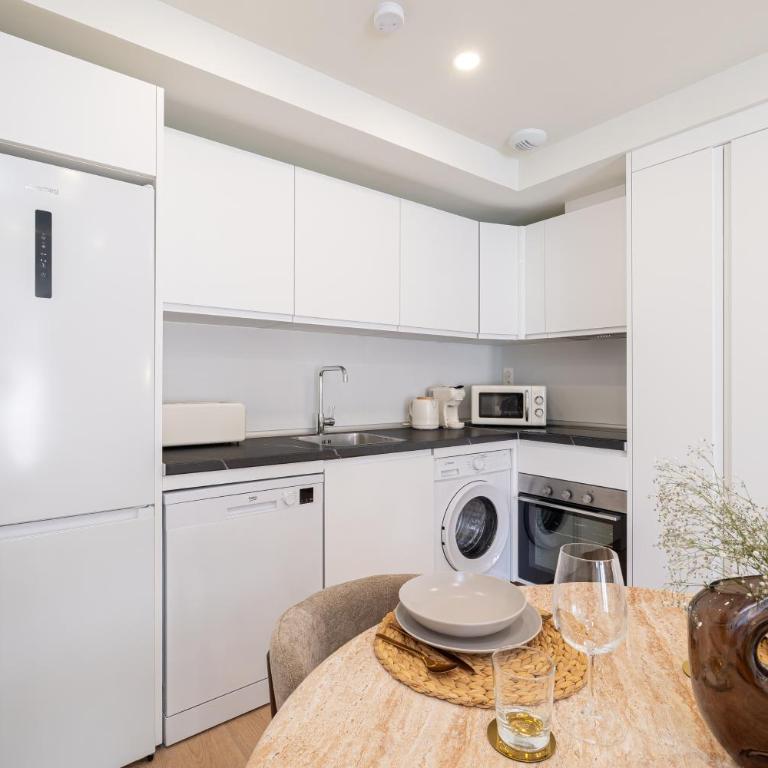 PAYPE Fuengirola by AORA STAY - Two-Bedroom Penthouse Apartment with Private Terrace - 11