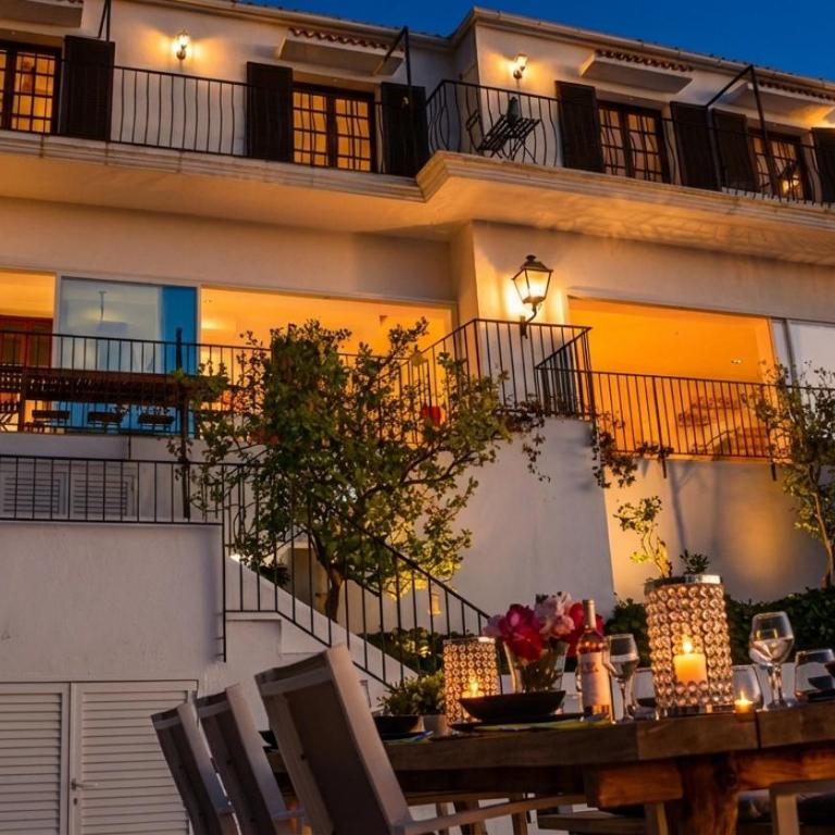 Villa Sitges Colonial. Impressive views of the sea. High design. Renovated. - Villa - 53