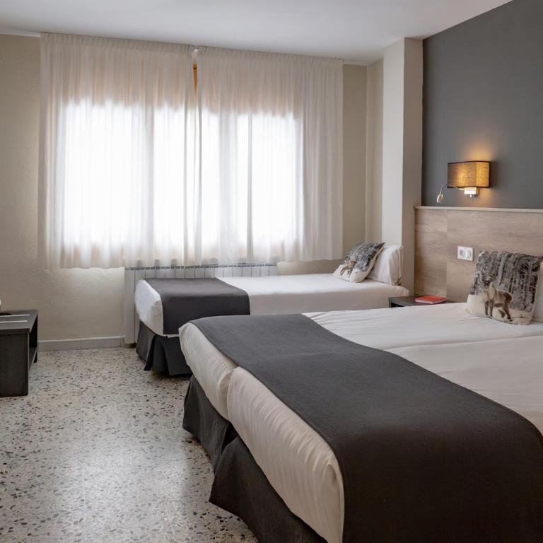 Hotel Austria by Pierre & Vacances - Habitación Triple Estándar - 2