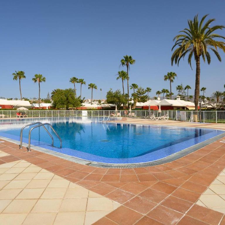 Villa Guerrero - Terraza y acceso a piscina común - Two-Bedroom Villa - 14