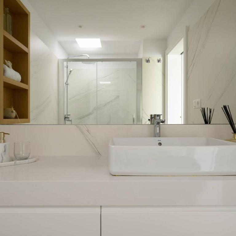 Villa Guerrero - Terraza y acceso a piscina común - Two-Bedroom Villa - 30