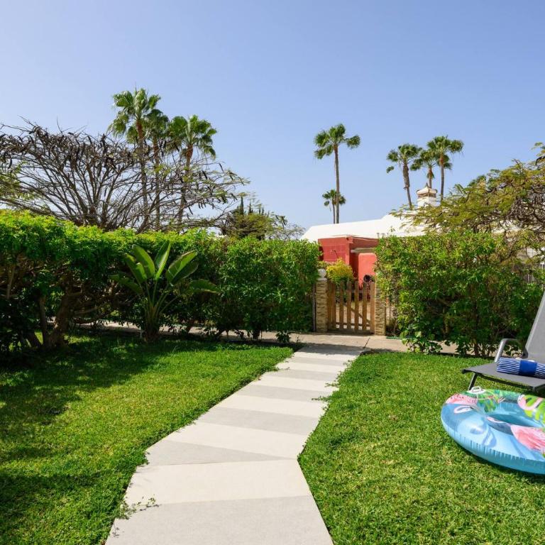 Villa Guerrero - Terraza y acceso a piscina común - Two-Bedroom Villa - 33