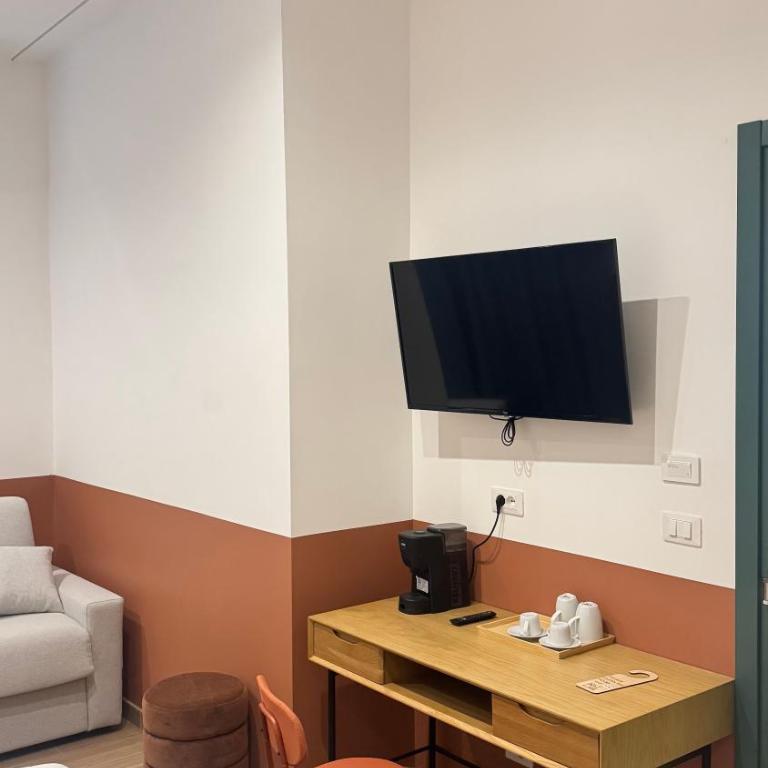 Bloom Home - Camera Familiare con Bagno Privato - 13
