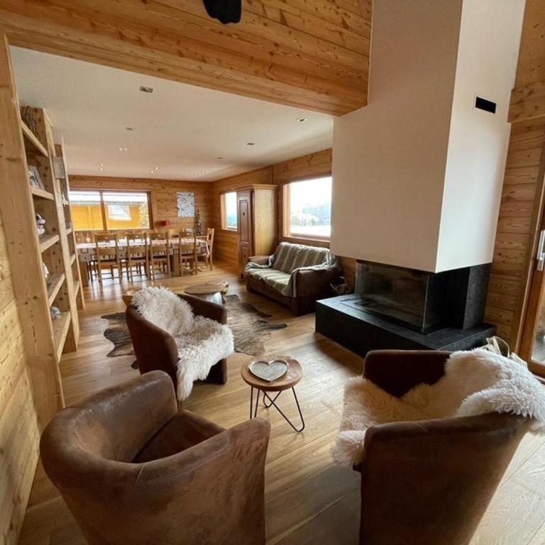 Confortable chalet 12 personnes avec WiFi et parking, près des pistes - Chalet mit 3 Schlafzimmern - 12