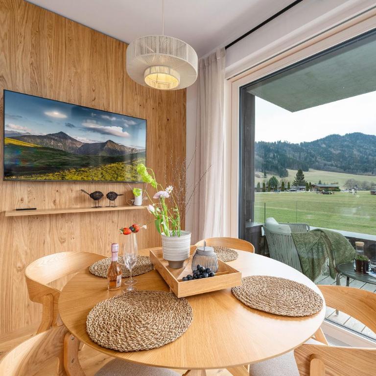Mountain Paradise Apartments - by myNests - One-Bedroom Apartment with Balcony - 2