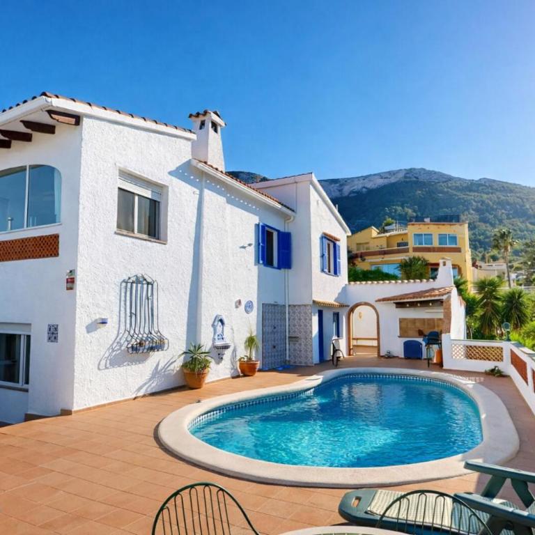 Villa María en Dénia Piscina privada terraza y barbacoa by Family Homes - Villa con piscina privada - 1