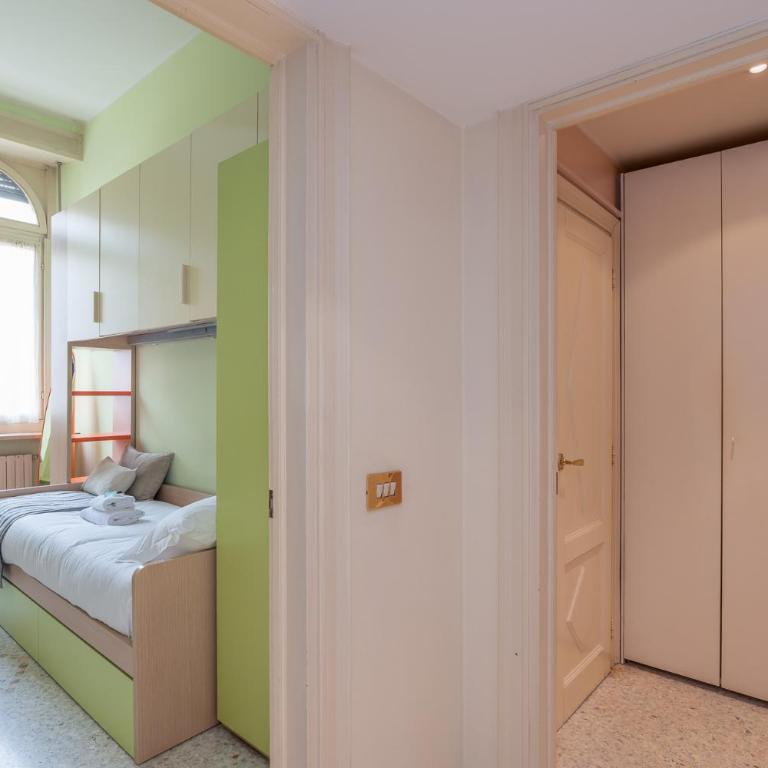 Three-room flat with balcony in Porta Romana - Appartamento con 2 Camere da Letto - 30