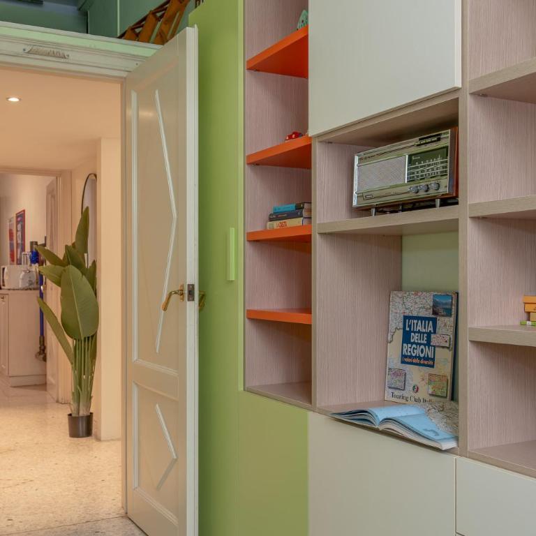 Three-room flat with balcony in Porta Romana - Appartamento con 2 Camere da Letto - 35