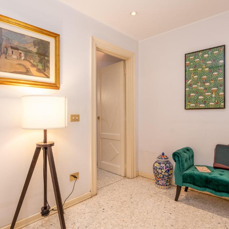 Three-room flat with balcony in Porta Romana - Appartamento con 2 Camere da Letto - 23
