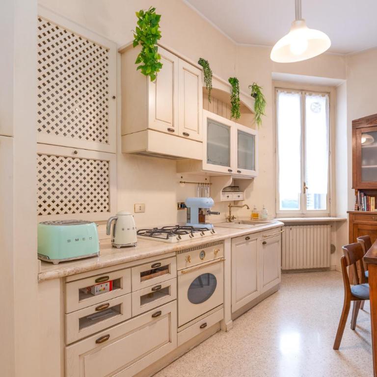 Three-room flat with balcony in Porta Romana - Appartamento con 2 Camere da Letto - 3