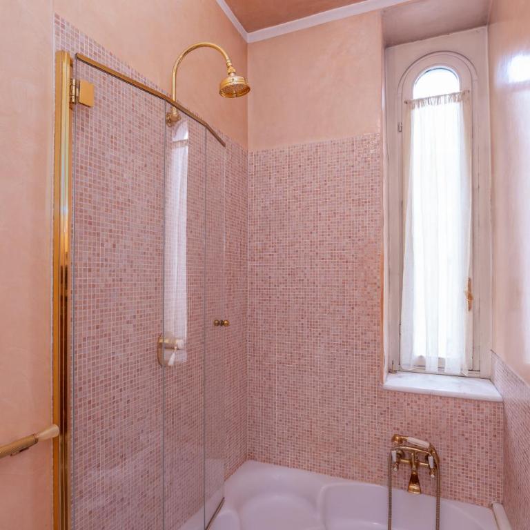 Three-room flat with balcony in Porta Romana - Appartamento con 2 Camere da Letto - 40
