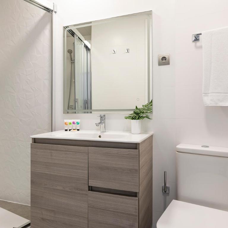 Carmen - Three-Bedroom Apartment - 5