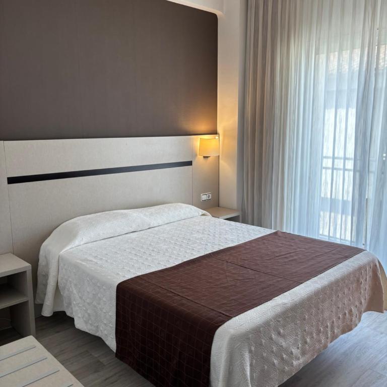 Hotel Costa Brava - Habitación Individual Estándar - 4